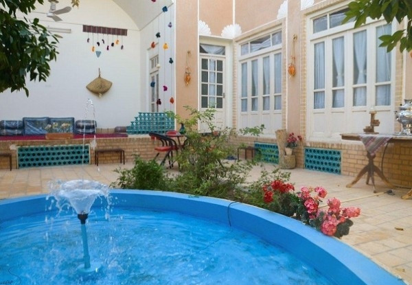 خانه مسافر اوروزا