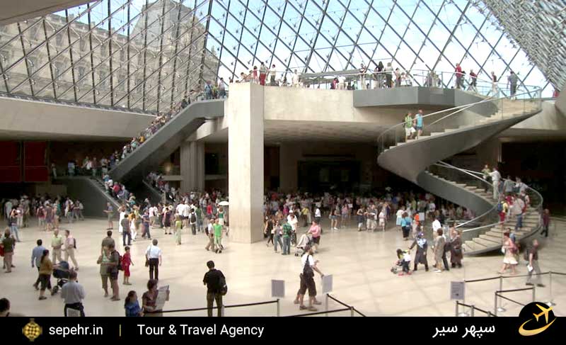 جاذبه ی گردشگری موزه لوور پاریس