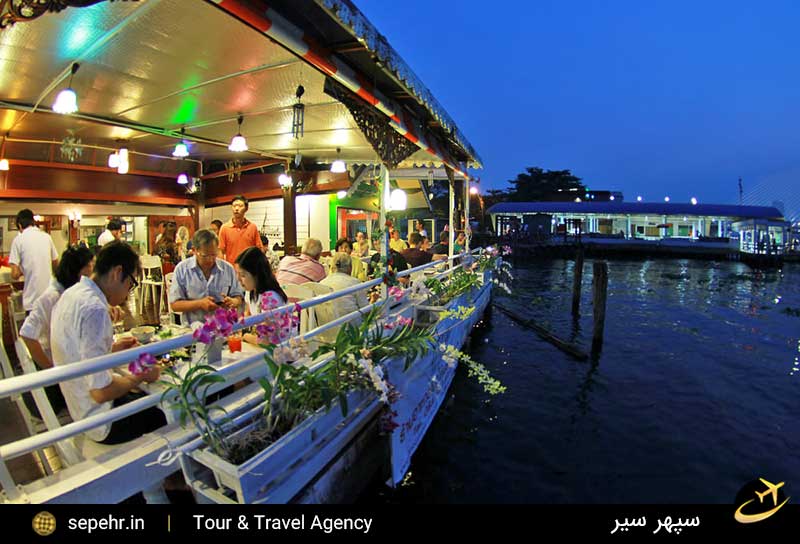 رستوران قایق در پاتایا