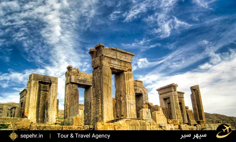 مهم ترین جاذبه ی تاریخی شیراز-تخت جمشید